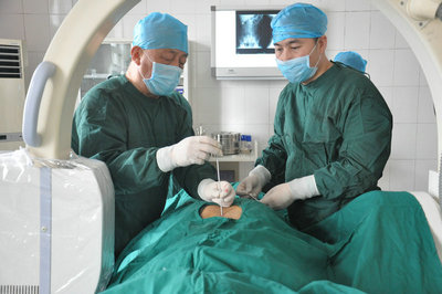 经皮椎间孔镜技术（PELD）